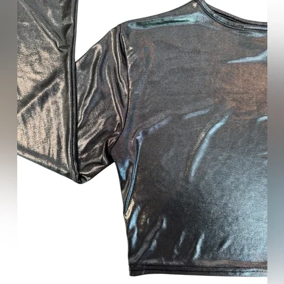 PrettyLittleThing Shimmering Silver Crop Top, size 0 - Picture 6 of 8